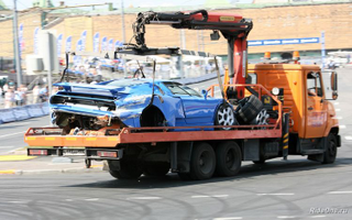 Illustration for article titled Bugatti EB110 Crashed In Moscow